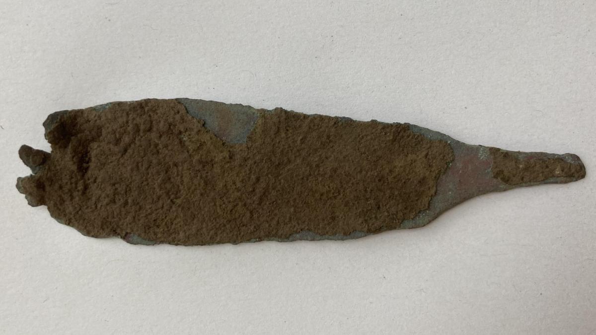 descoperire arheologica rara ce poveste ascunde obiectul de cupru vechi de 4 000 de ani gasit intr o pestera nu ne venea sa credem