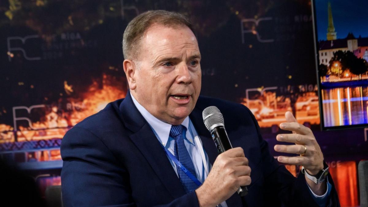 este victoria lui trump un pericol pentru securitatea romaniei ben hodges daca sua abandoneaza ucraina amenintarea va creste