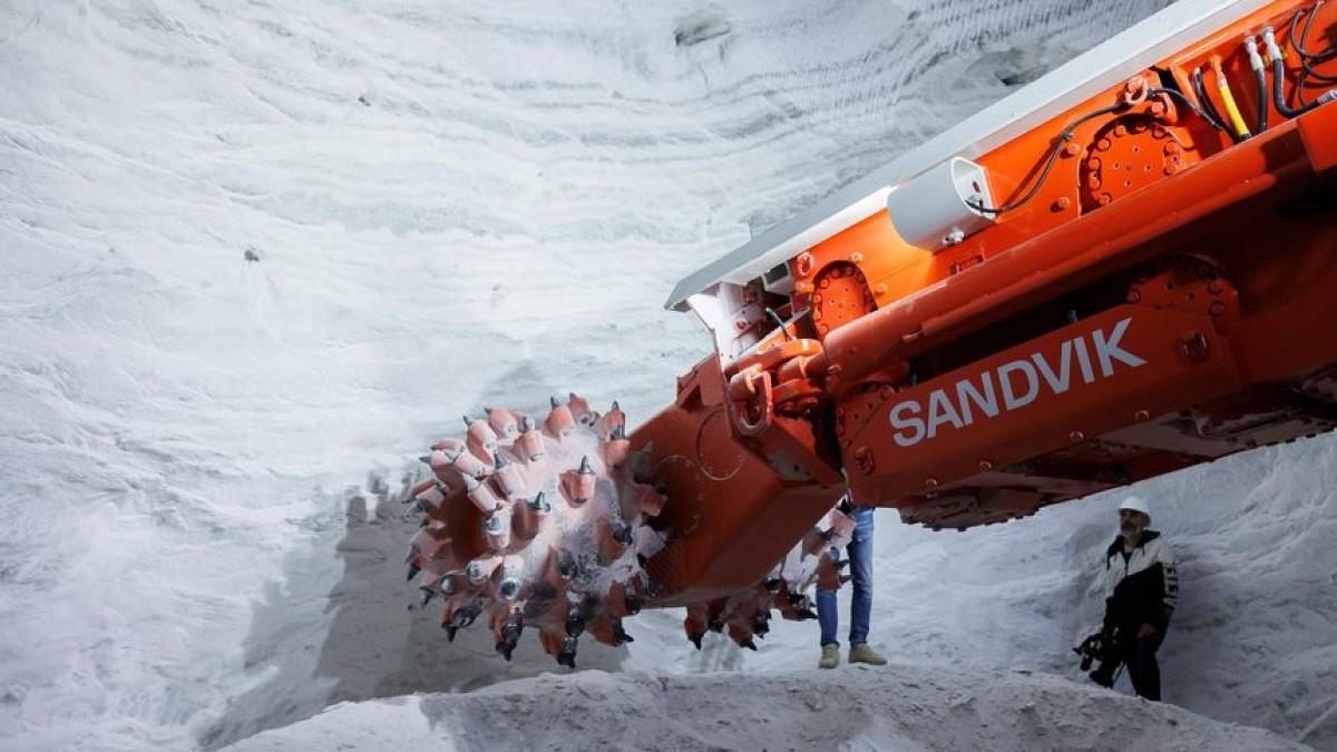 cum arata combina miniera de 5 milioane de euro pusa in functiune la salina slanic va tripla productia de sare