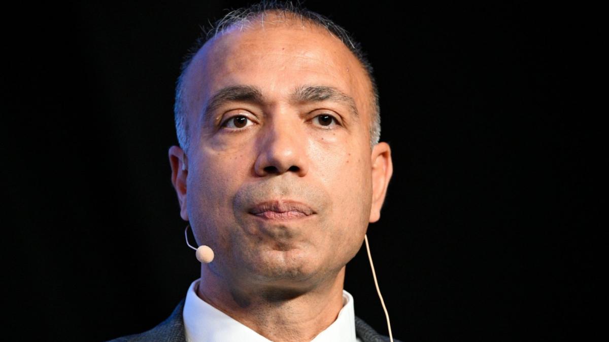 directorul executiv al summitului cop29 a fost filmat pe ascuns in timp ce promitea sa faciliteze acorduri cu combustibili fosili