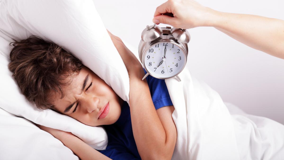 elevii cu sute de absente din arad au fost vizitati de politie parintii risca sa ia amenzi mari ce sa fac daca nu se trezeste