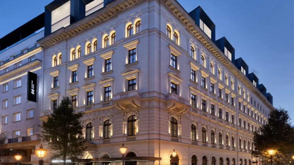 guvernul de la budapesta le a recomandat liderilor ue sa stea la hotelul ginerelului lui viktor orban
