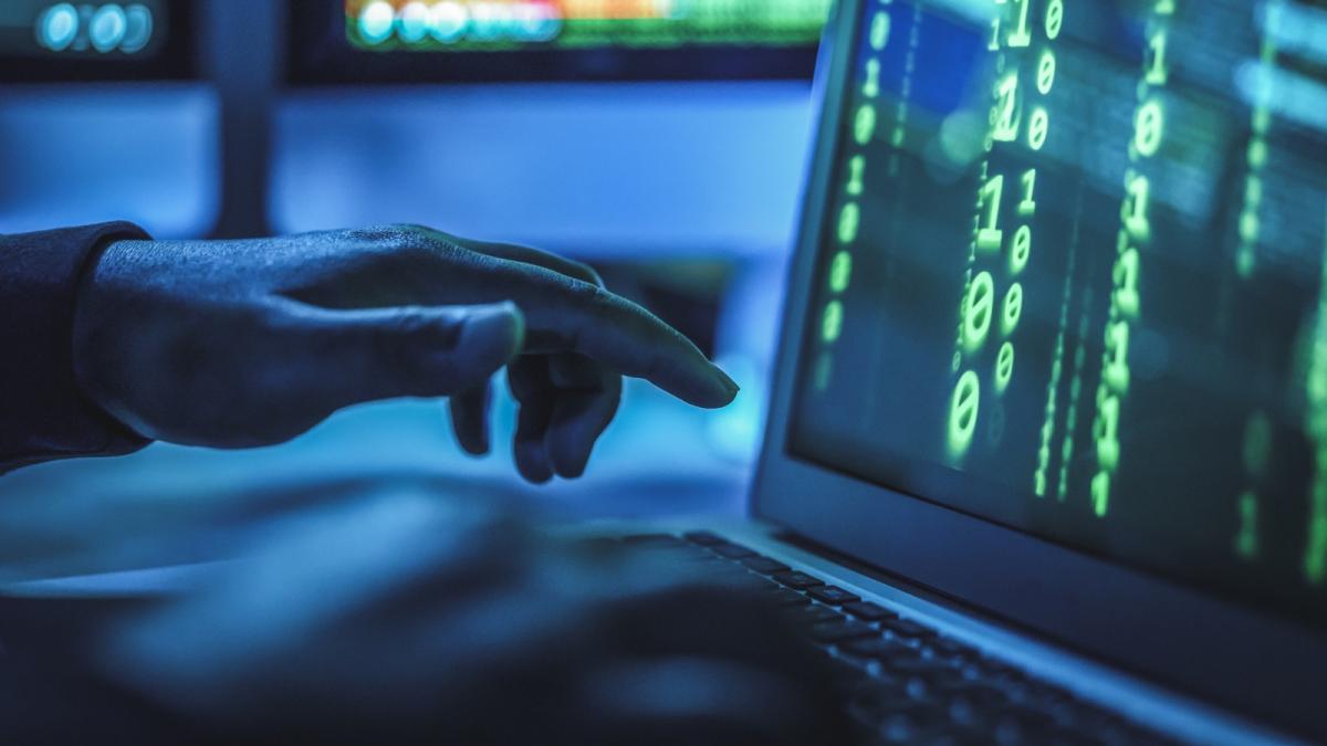 atacuri cibernetice bazate pe inginerie sociala si ai dnsc explica tehnicile de manipulare folosite de hackeri