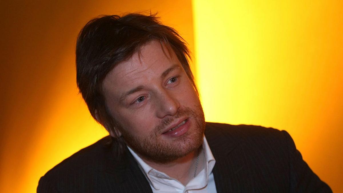 de ce jamie oliver a retras de la vanzare o carte pentru copii si si a cerut scuze public
