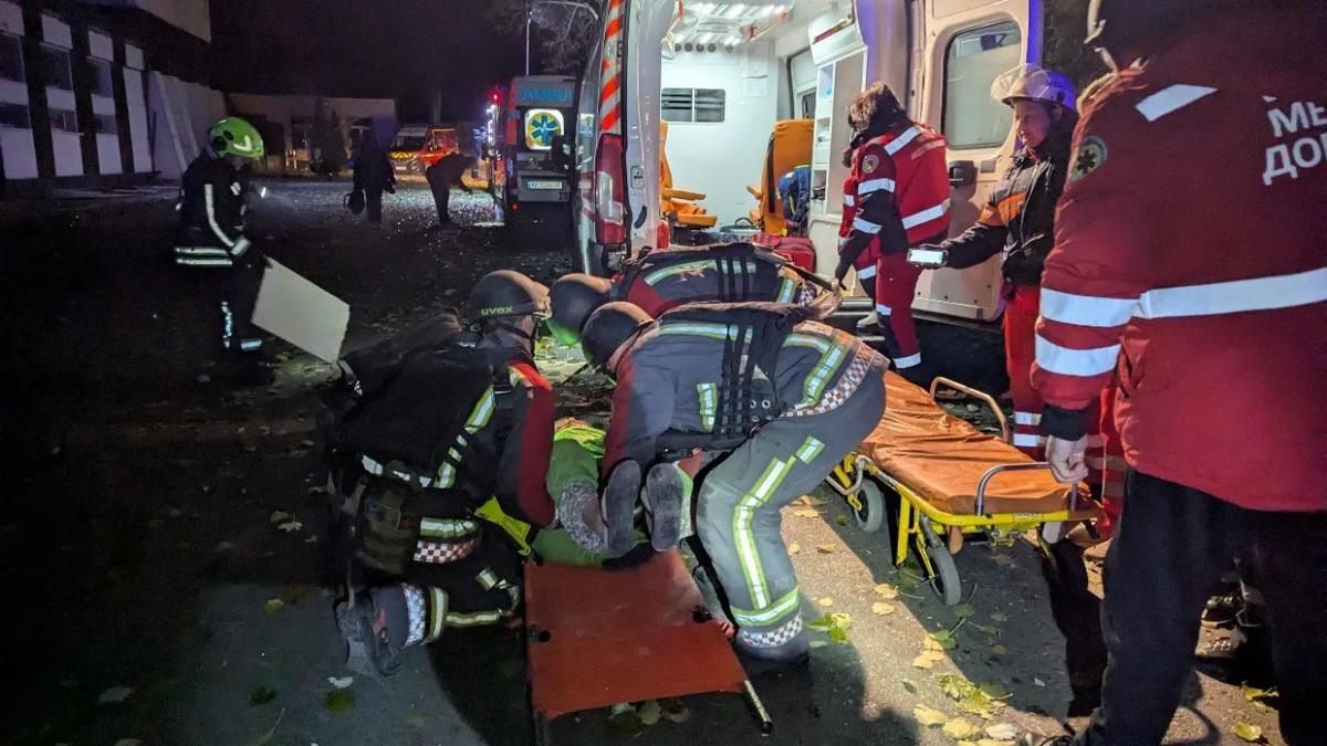 rusii au atacat cu drone nicolaiev si zaporojie trei morti si zece raniti incendii la mai multe cladiri