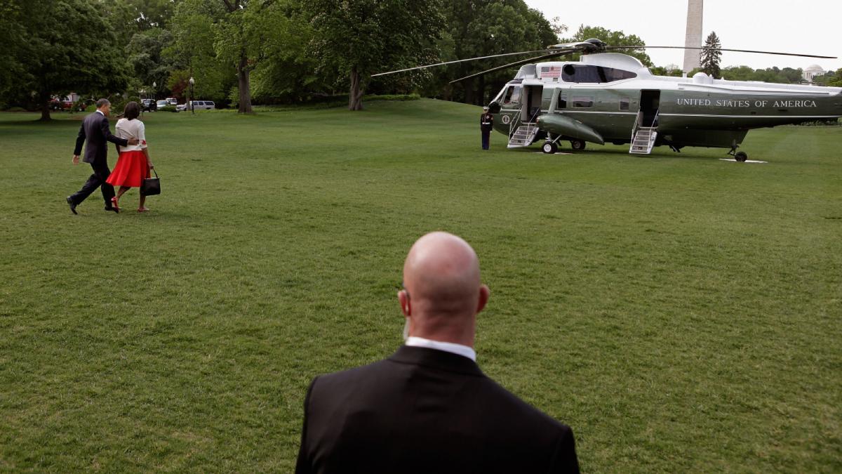 un agent secret service a vrut sa si cucereasca iubita si a invitat o la casa din hawaii a sotilor obama apoi a fost concediat