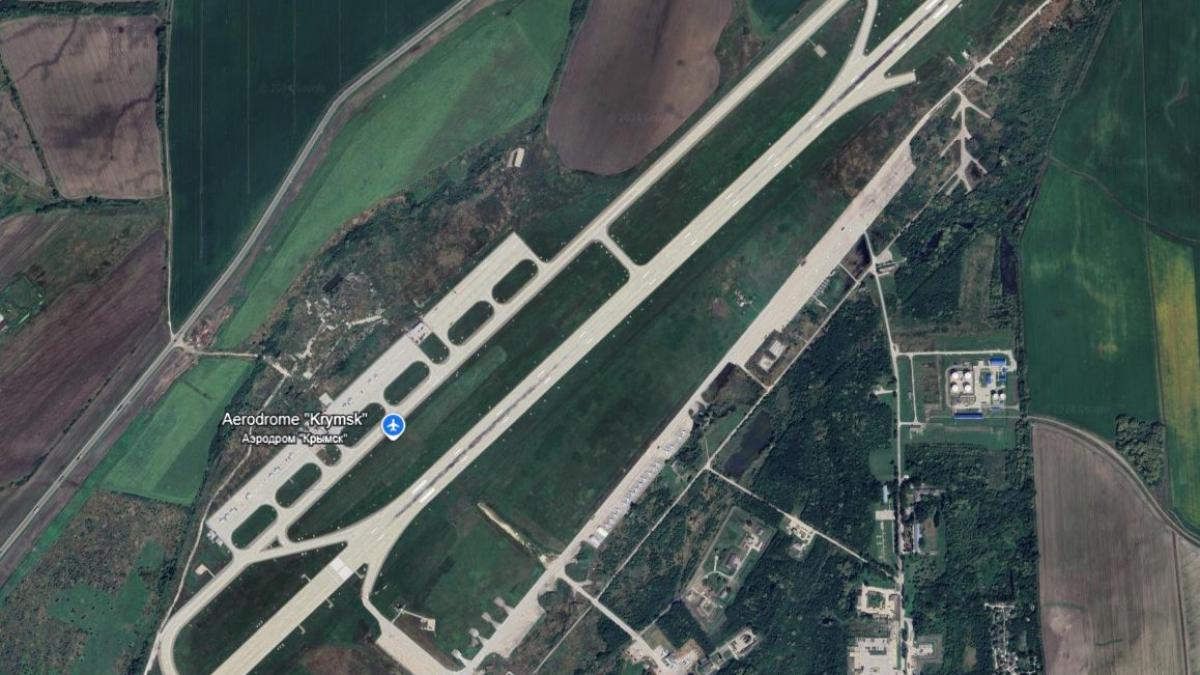 momentul in care aerodromul militar rus din krasnodar este bombardat de ucraineni cu zeci de drone