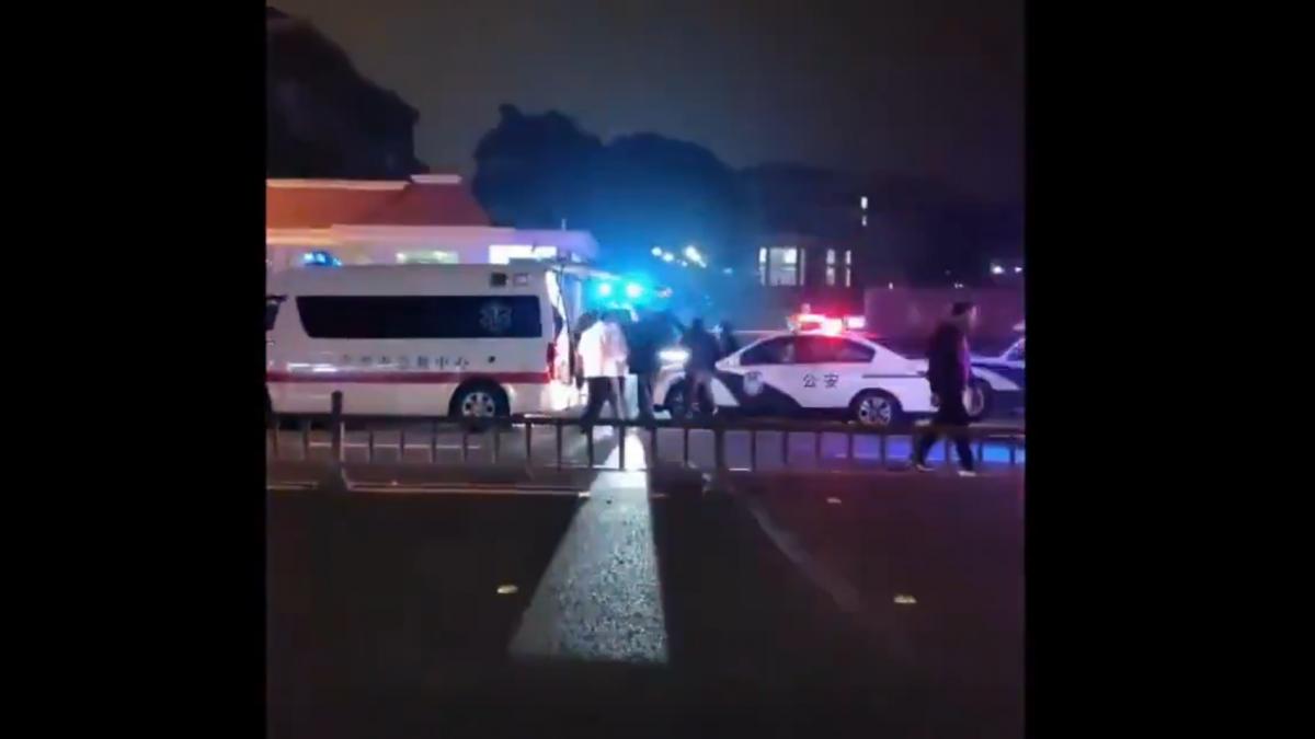 atac sangeros cu cutitul in scoala din china opt oameni au fost ucisi si alti 17 au fost raniti