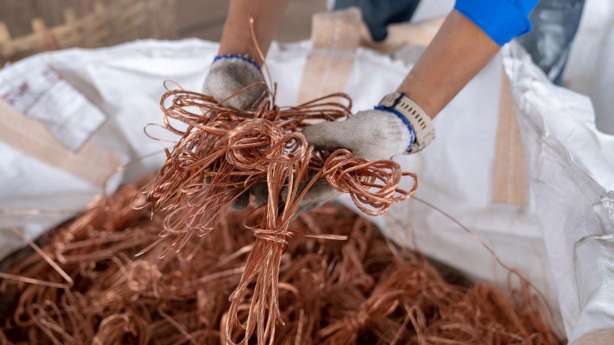 opt hoti din romania au blocat 15 santiere in germania dupa ce au furat cablurile din cupru pagubele sunt uriase