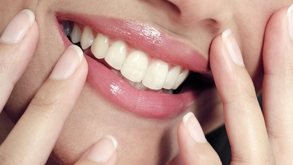 sfaturi esentiale pentru mentinerea unei danturi sanatoase pe termen lung ajuta si la igienizarea naturala a cavitatii bucale