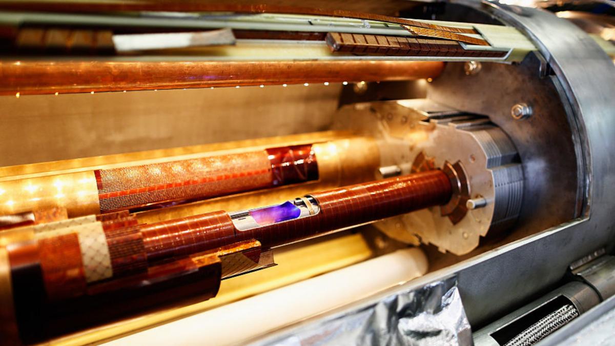 un gram din aceasta substanta rara costa peste 62 000 000 000 000 de dolari este produsa de om si are proprietati uluitoare