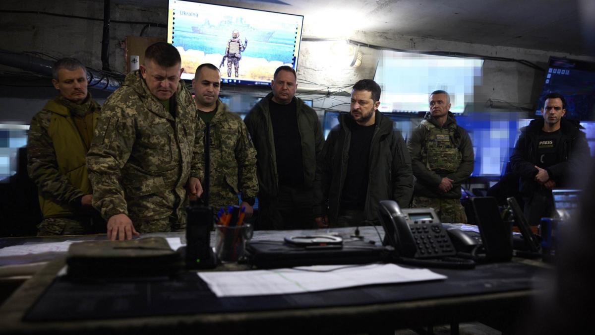 zelenski anunta ca a vizitat trupele de pe frontul de est in plina controversa legata de rachetele atacms ce a facut la pokrovsk