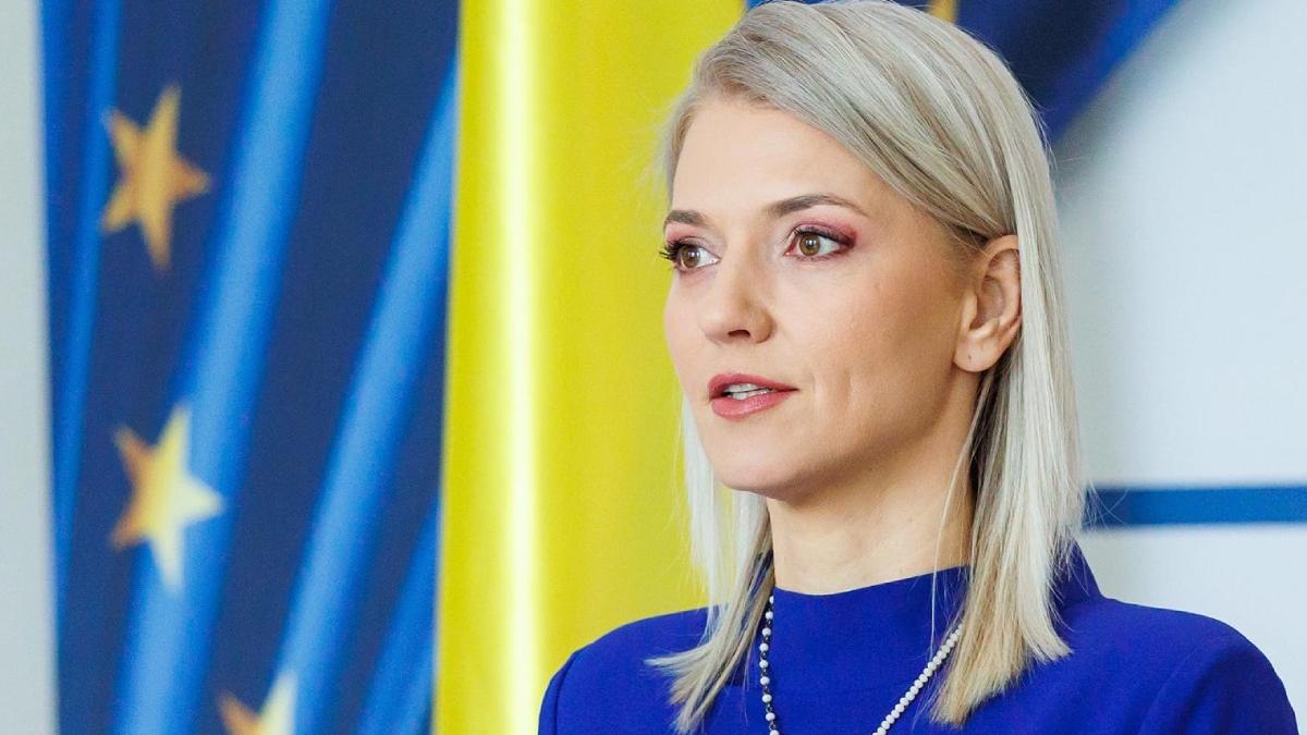 alina gorghiu reactie la ancheta dna in cazul panourilor lui ciuca nu mai incercati atragerea justitiei in jocuri politice urate alina gorghiu reactie la ancheta dna in cazul panourilor lui ciuca nu mai incercati atragerea justitiei in jocuri politice urate