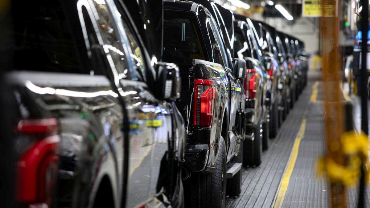 ford va concedia 4000 de angajati din fabricile din europa