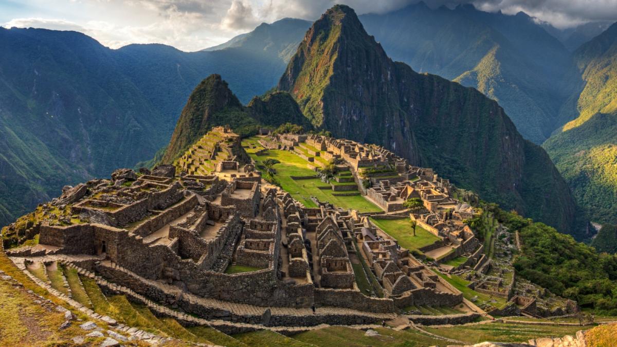 furie in peru dupa ce doua turiste au aruncat cenusa umana la machu picchu