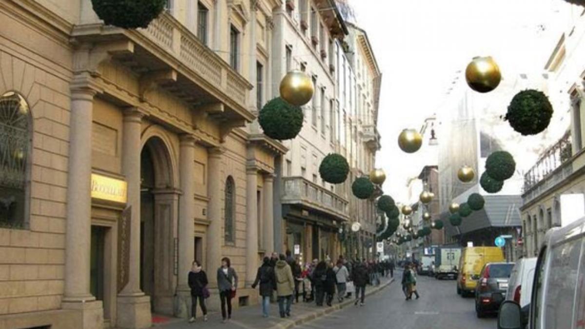 o strada din milano a detronat fifth avenue din new york in clasamentul celor mai scumpe strazi din lume