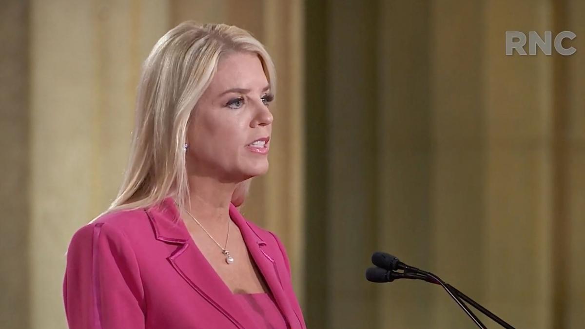 trump o propune pe pam bondi ca procuror general dupa retragerea lui matt gaetz