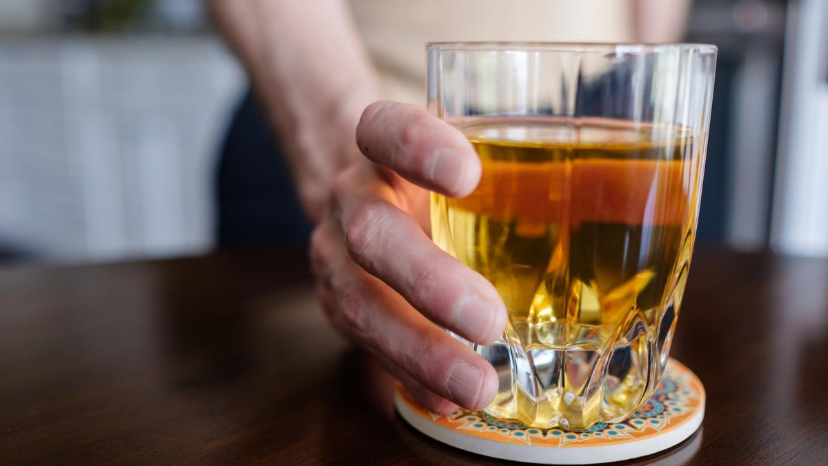 in cat timp se elimina alcoolul total din organism ce efect au cafeaua sau energizantele