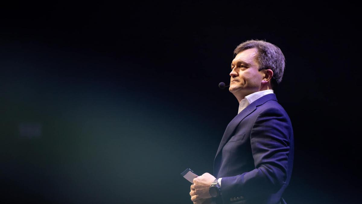 premierul r moldova ii indeamna pe cetatenii care au si cetatenie romana sa mearga la vot romania este un partener important