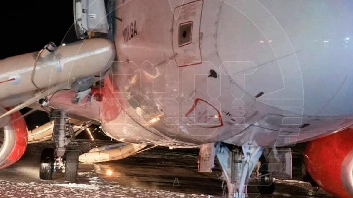 un avion de pasageri rusesc a luat foc imediat dupa aterizarea in turcia
