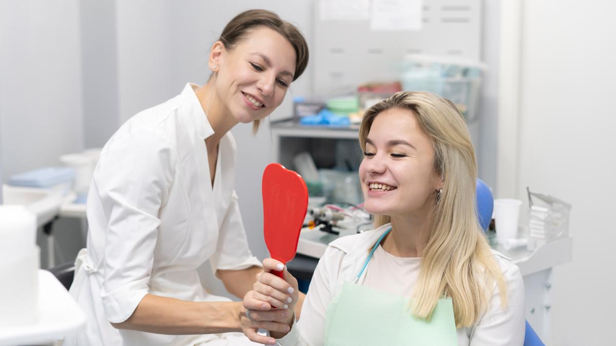 ce sunt si cum functioneaza mini implanturile dentare