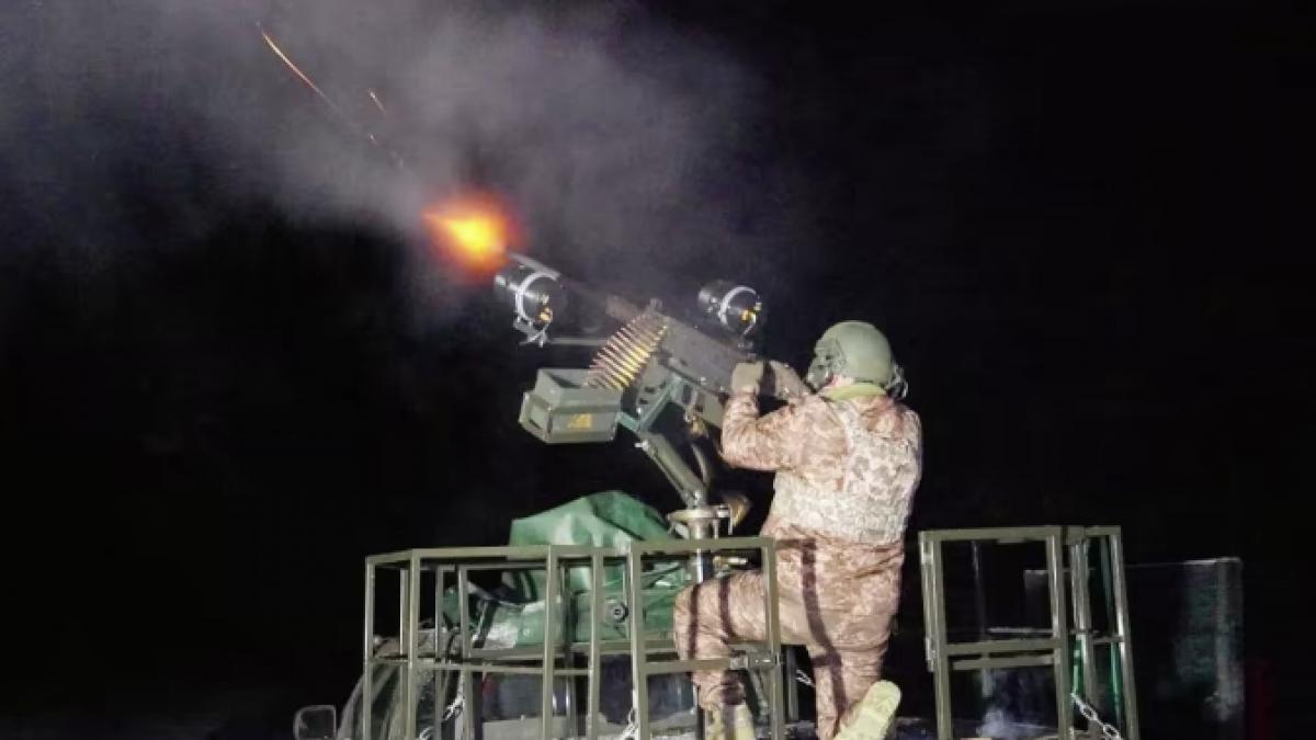 rusii ataca in valuri kievul explozii in capitala ucraineana apararea aeriana a doborat zece drone