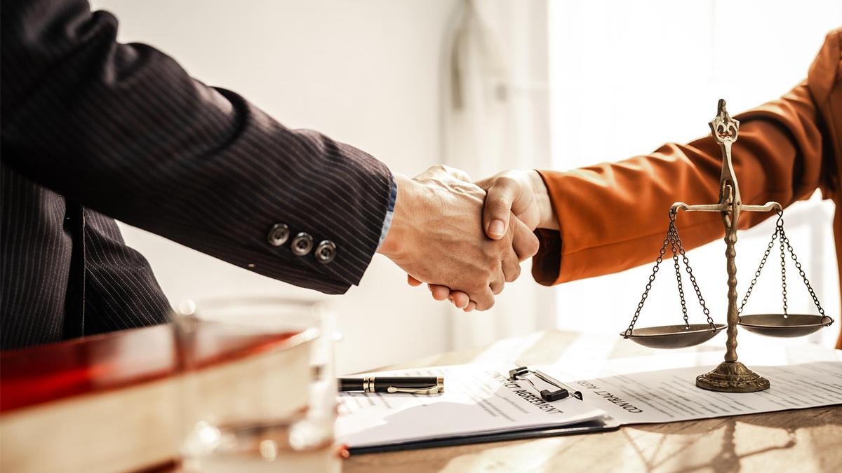 notarii specialistii fara de care sistemul juridic nu este complet