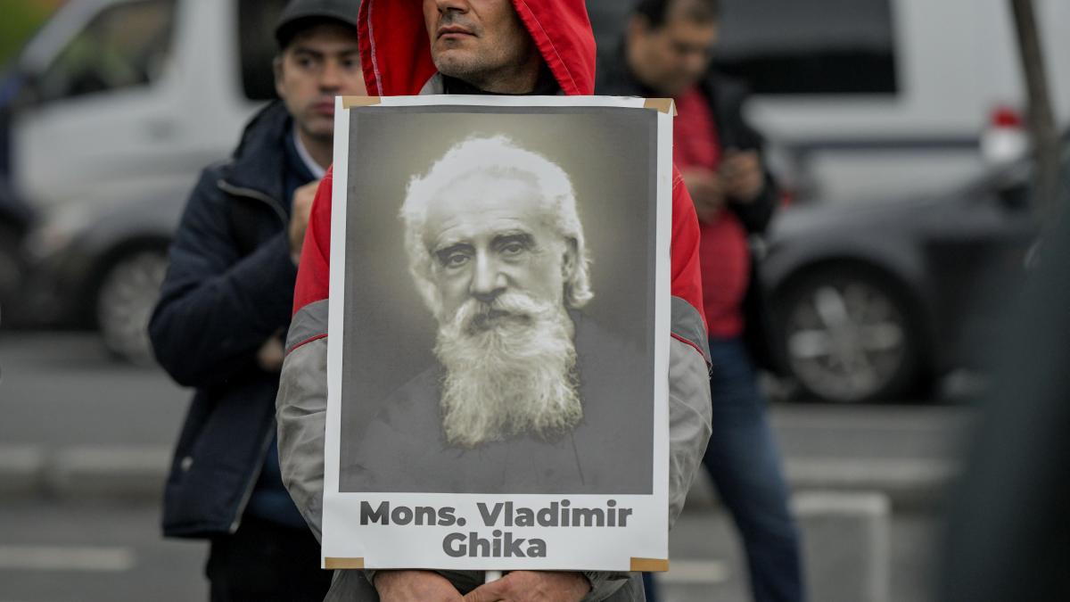cine este sfantul roman ale carui moaste vor fi puse in masa altarului noii catedralei notre dame de paris