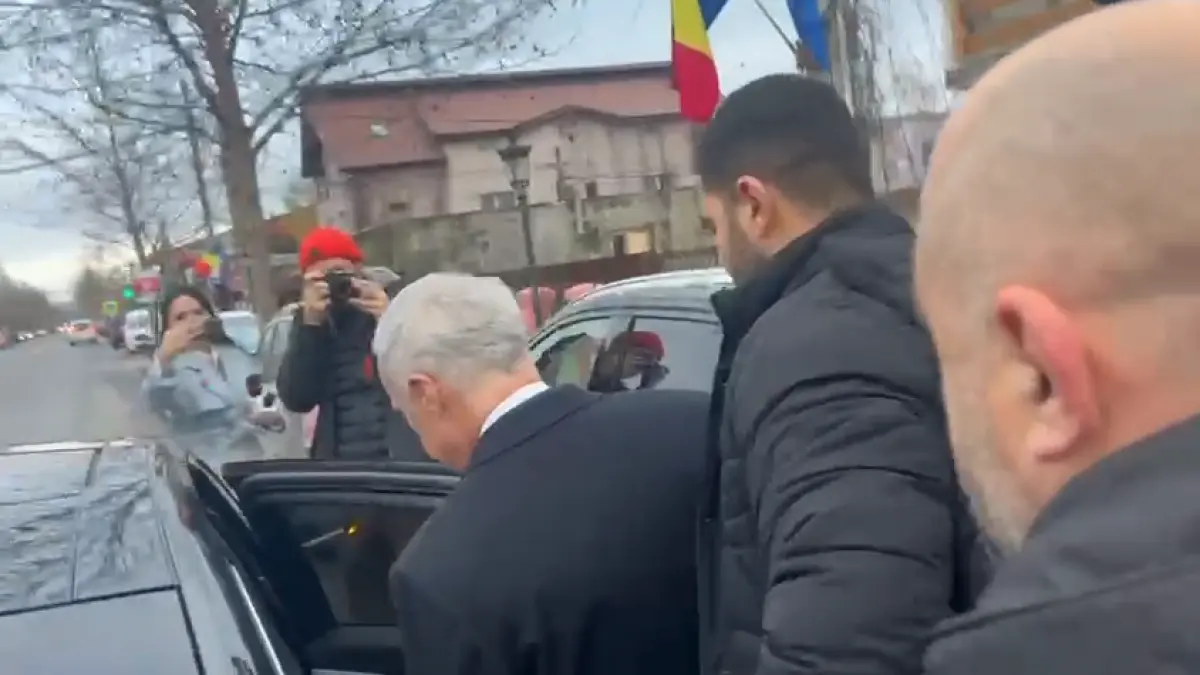 reactia lui calin georgescu intrebat cat costa un microcip a fugit de jurnalisti si nu a vrut sa raspunda la nicio intrebare