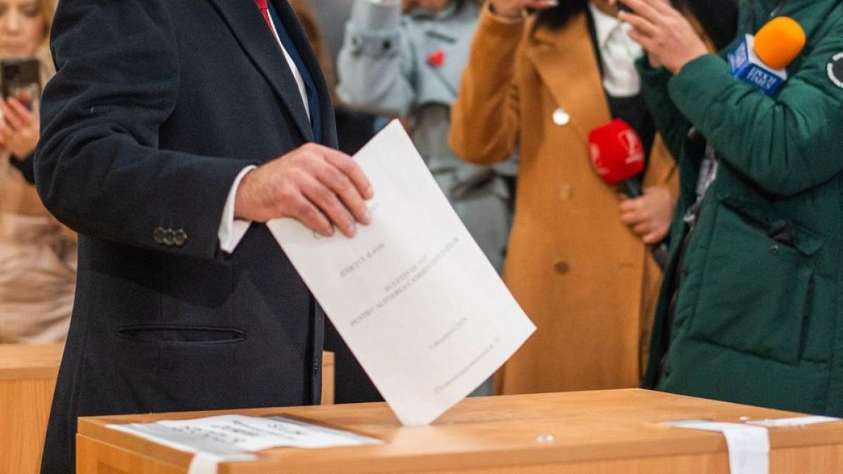 cum arata buletinul de vot pentru al doilea tur prezidential in care se alege intre calin georgescu si elena lasconi