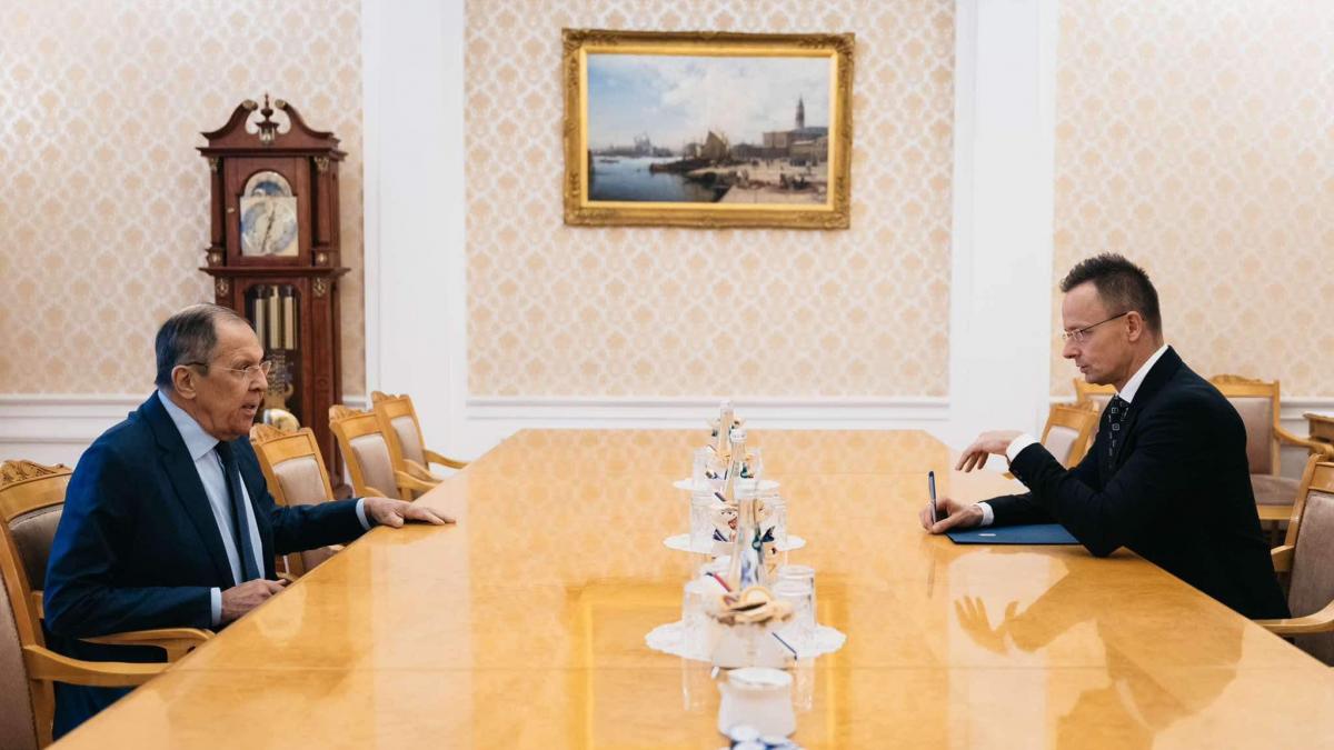 viktor orban si a trimis ministrul de externe la moscova szijjarto s a intalnit cu lavrov