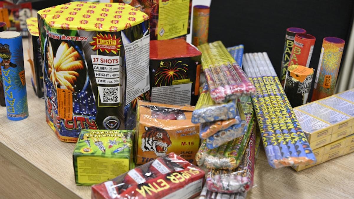 ce amenzi risti daca folosesti petardele interzise sau daca le arunci unde nu trebuie