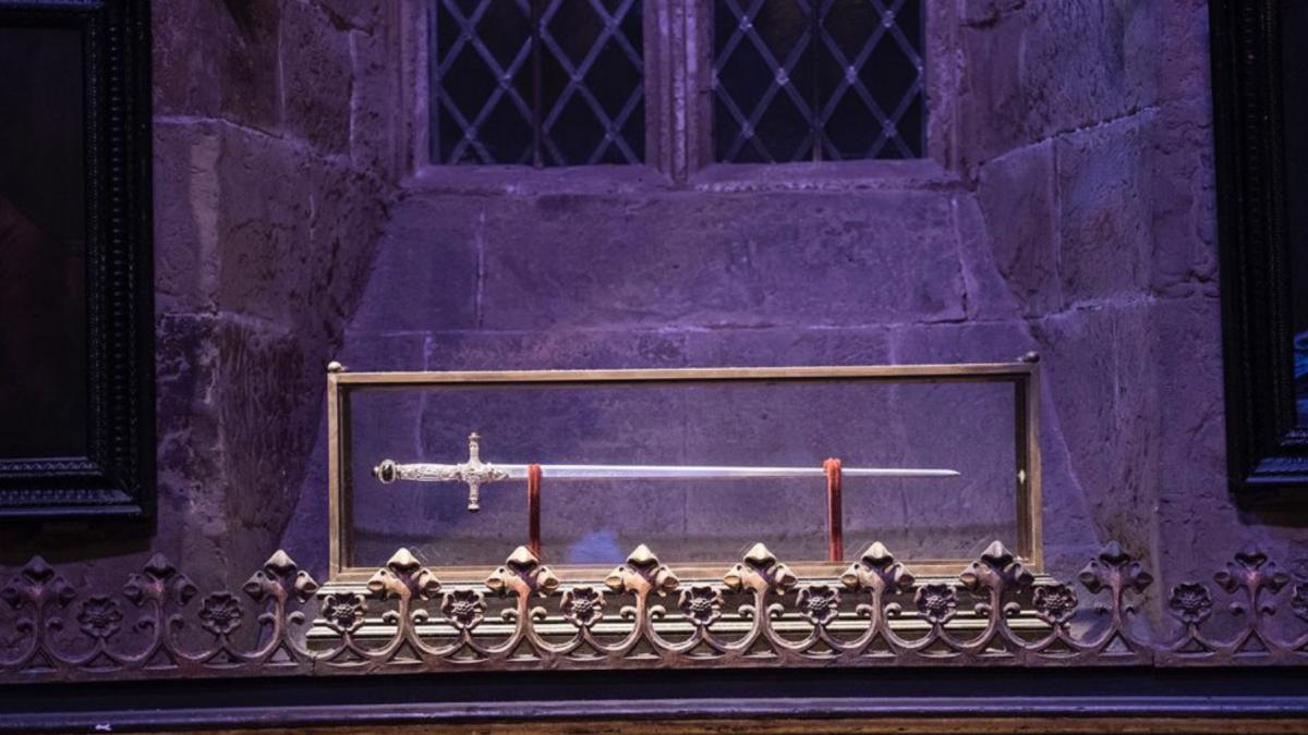 sabia lui godric cercetas din harry potter a incalcat legile din japonia de ce a retras warner bros replicile de pe piata