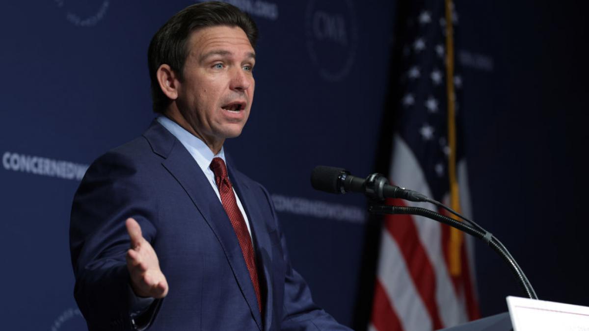 donald trump ar urma sa l inlocuiasca pe pete hegseth cu ron desantis la sefia pentagonului dupa acuzatii de abuz sexual si alcoolism