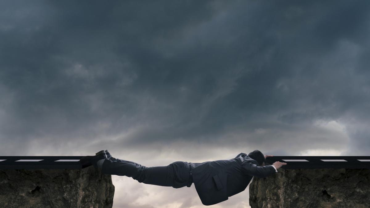 economia e pe hold din cauza lui georgescu dragos anastasiu e perceput ca bizar asa a ajuns venezuela in faliment si saracie