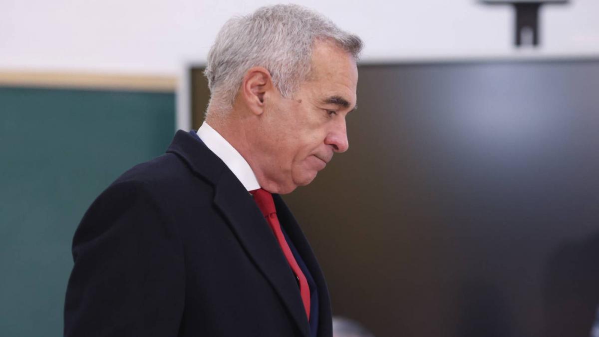 minciunile populiste ale lui calin georgescu benzina la 1 leu si energie gratis burnete astea s fabulatii