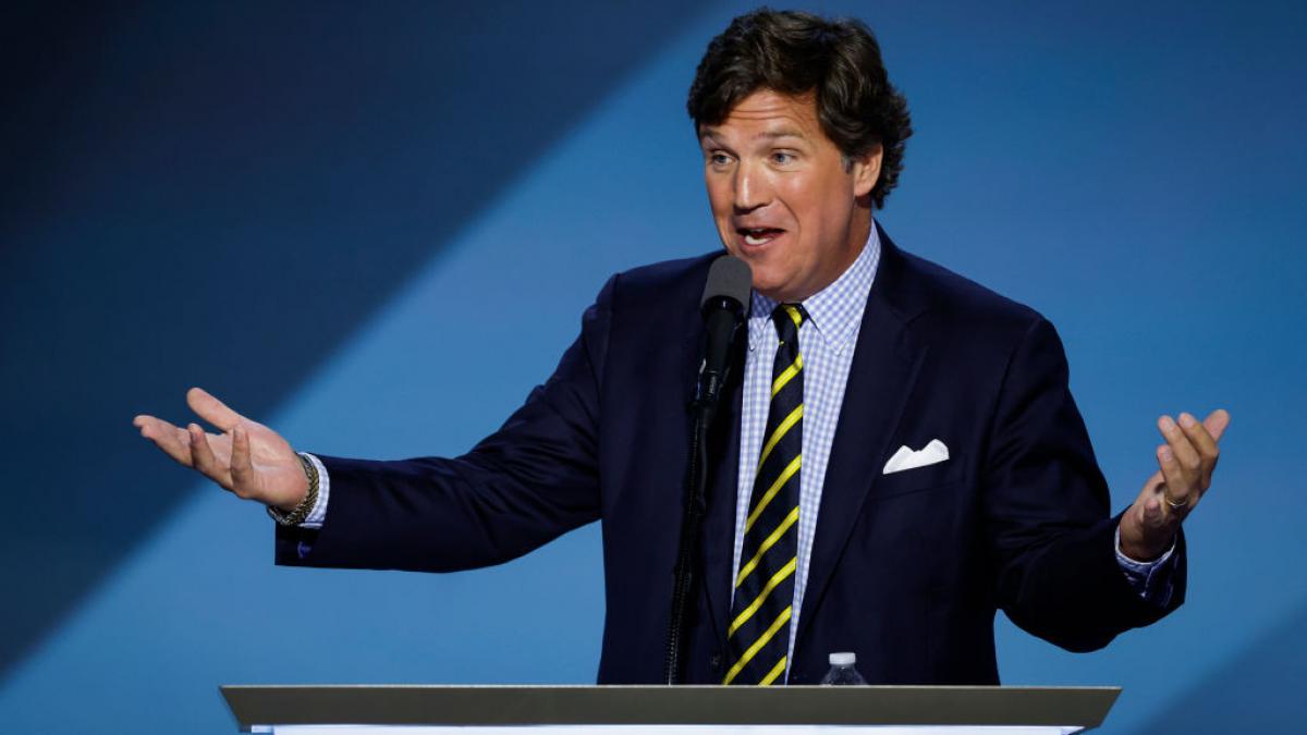 tucker carlson s a dus din nou la moscova ca sa faca un interviu cu serghei lavrov e absolut fascinant