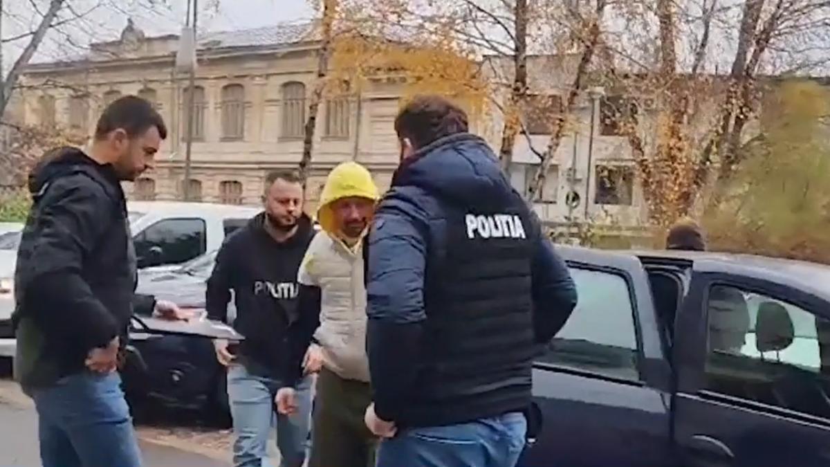 tiktok erii care i au amenintat cu moartea pe membrii unui ong pentru romi au fost ridicati si dusi la audieri