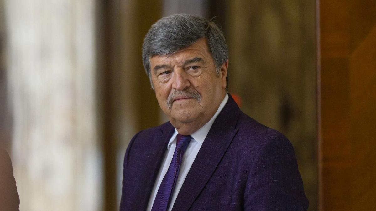 toni grebla i a trimis pe jurnalisti sa intrebe porcul despre imaginile care l infatiseaza alaturi de omul lui calin georgescu