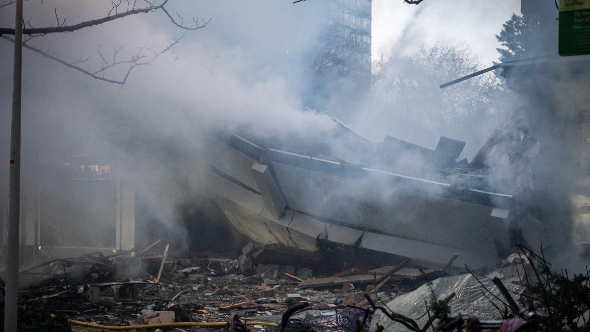 explozia de la haga a fost asa puternica incat victimele nu mai pot fi identificate in baza datelor adn nu se exclude un act criminal