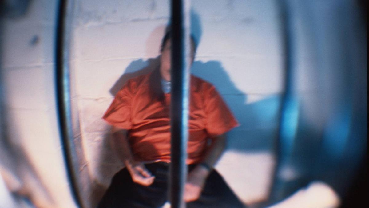 a decapitat o pensionara cu un cutit de paine un fost boxer si fost politician de extrema dreapta a fost condamnat pe viata