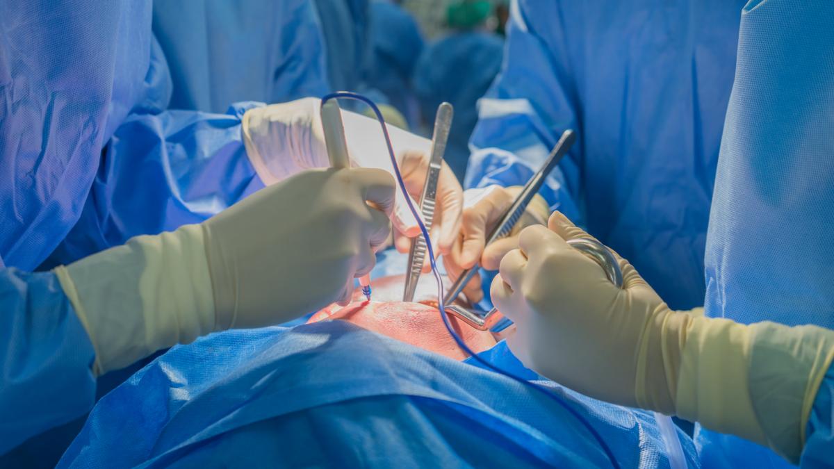 o tanara a murit dupa ce a fost supusa unei operatii estetice barbare in turcia a fost atrasa de o reclama vazuta pe facebook