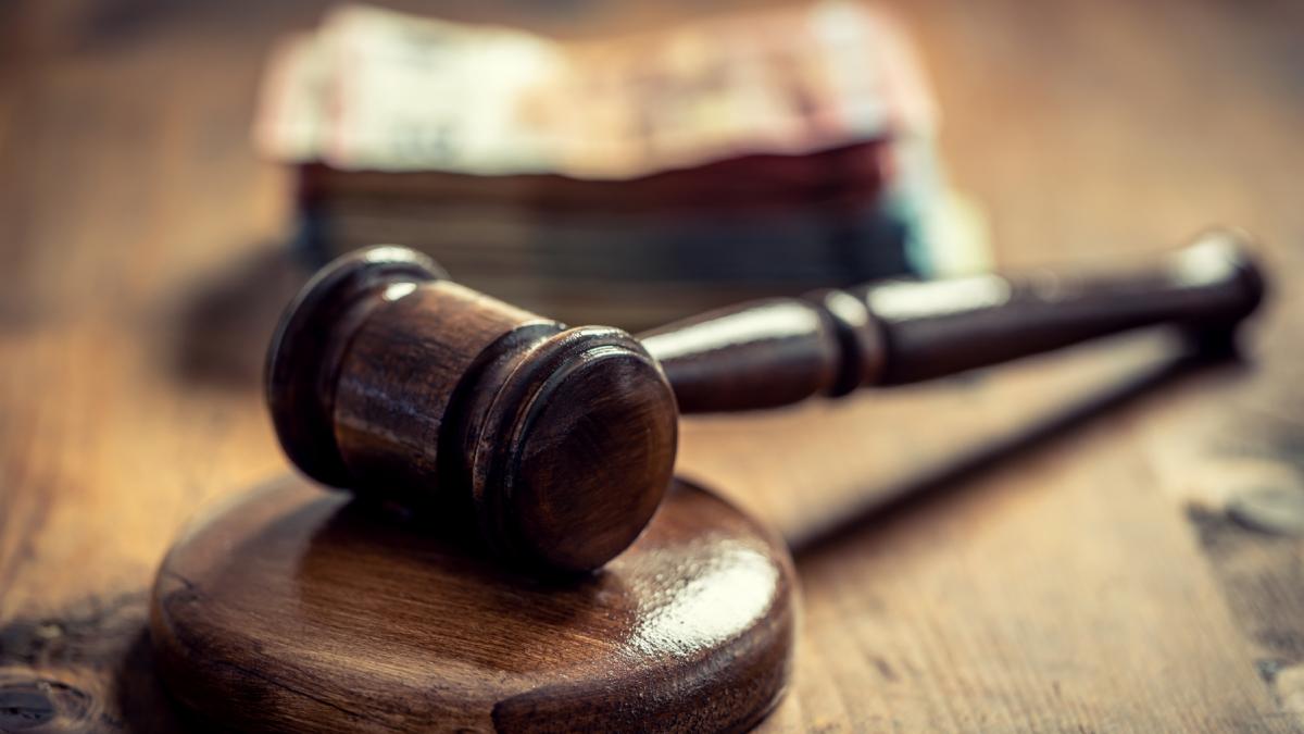 taxele judiciare de timbru vor putea fi incasate in numerar la ghiseele instantelor parlamentul a adoptat proiectul de lege