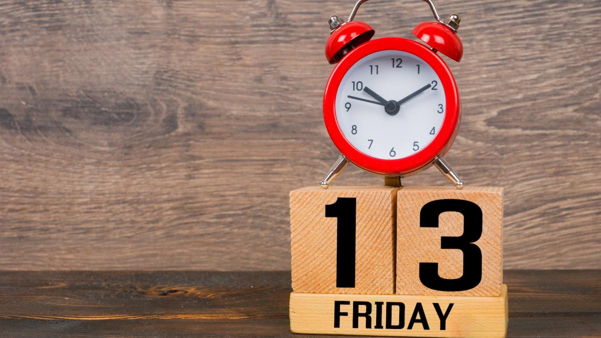 de ce ne este frica de vineri 13 de unde vine superstitia ca este zi cu ghinion