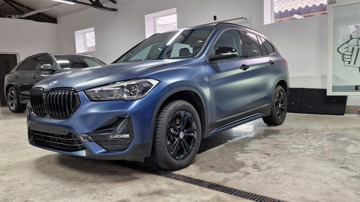 schimbarea culorii auto prin colantare