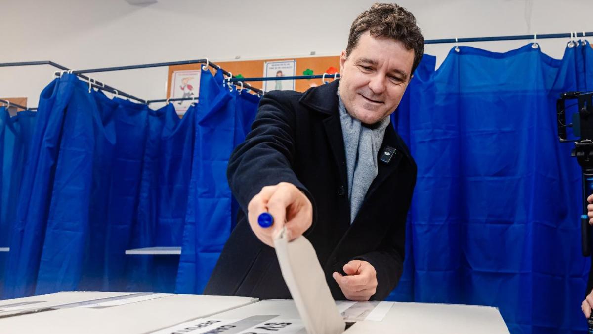 bogdan teodorescu despre candidatura lui nicusor dan reia aceeasi metoda a unui om asezat a unui om impotriva sistemului