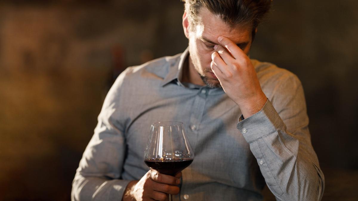 de ce te doare capul dupa consumul de vin rosu oamenii de stiinta au descoperit cauza
