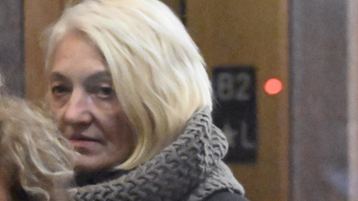 femeia care a zburat din sua pana la paris fara bilet de avion a fost retinuta din nou rusoaica incerca sa intre in canada