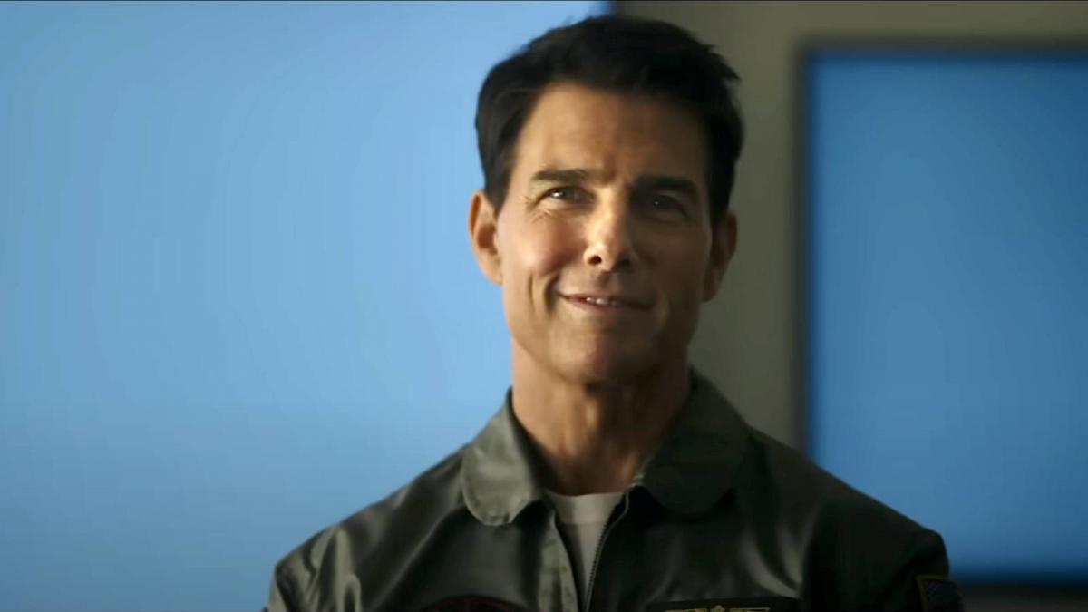 tom cruise a fost premiat de us navy pentru rolul sau din top gun care a crescut semnificativ numarul recrutarilor in armata