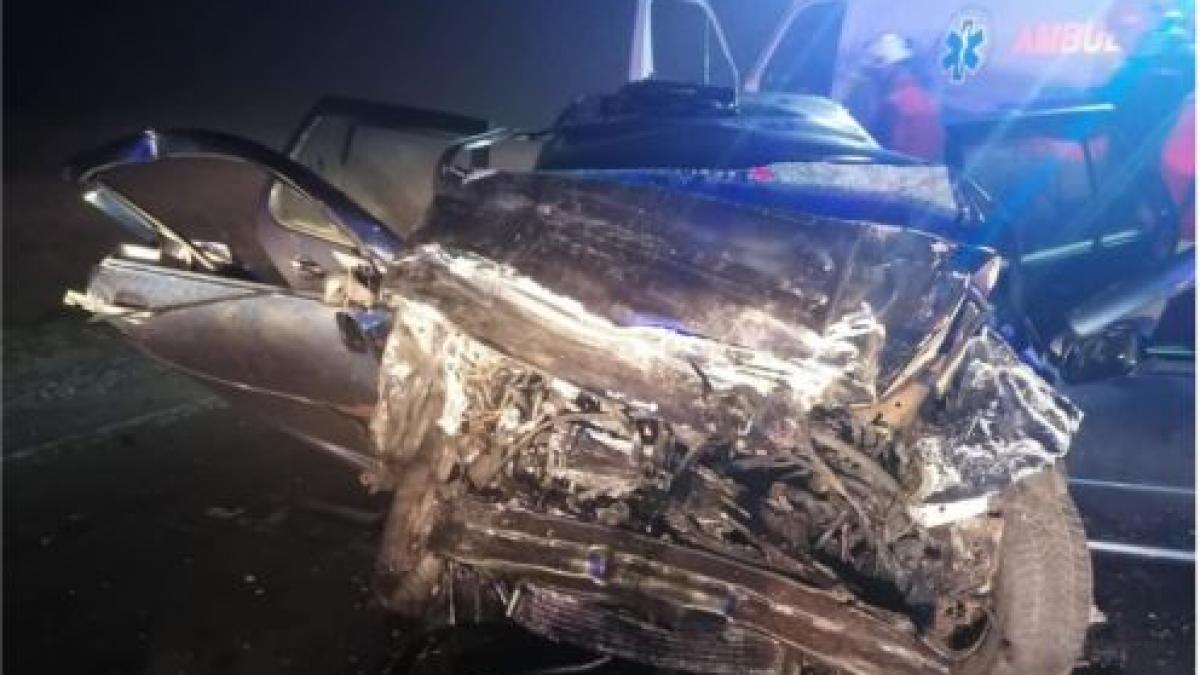 accident cumplit in brasov trei tineri au murit dupa ce masina lor s a izbit de un tir